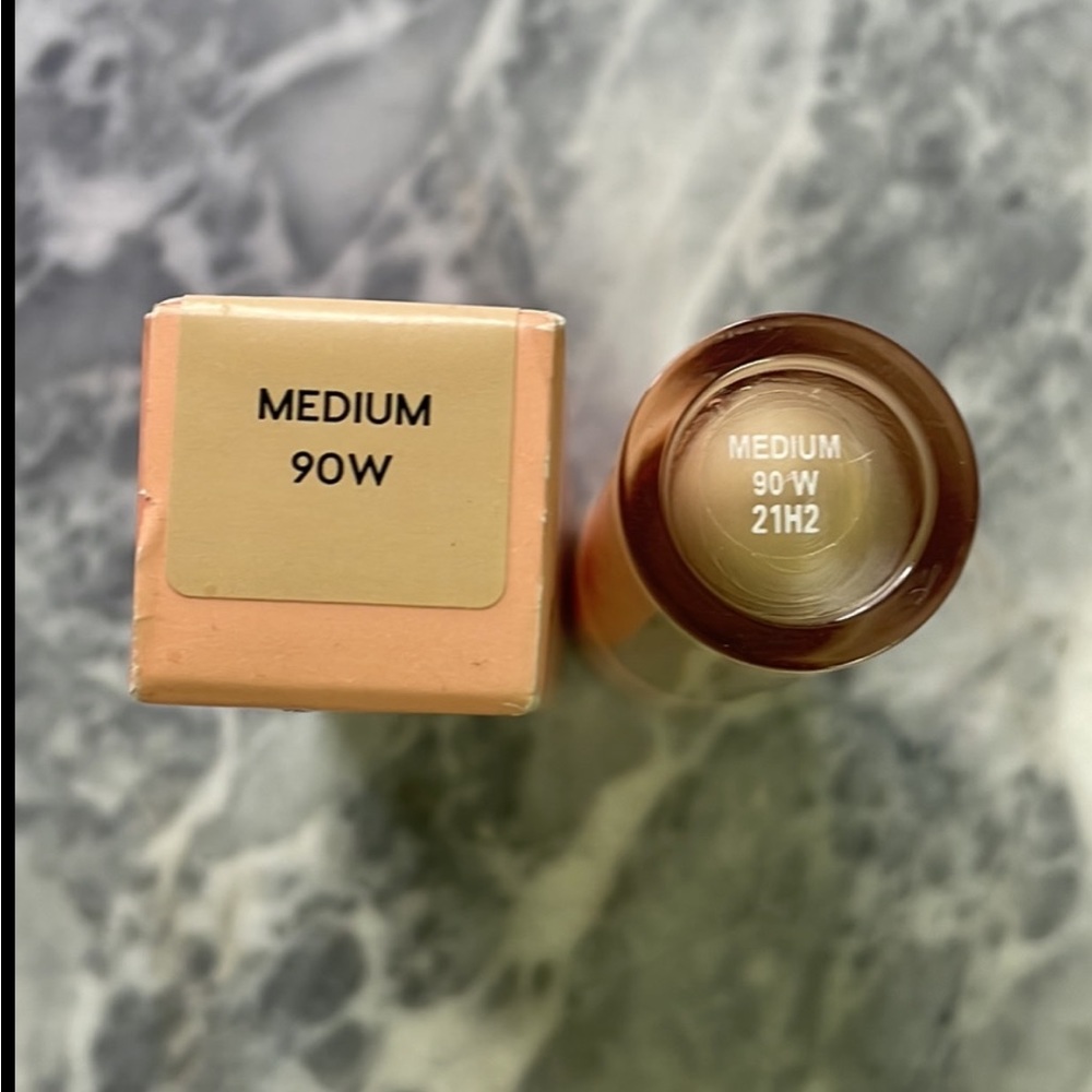 Colourpop Pretty Fresh Concealer Medium - Picture 2 of 4